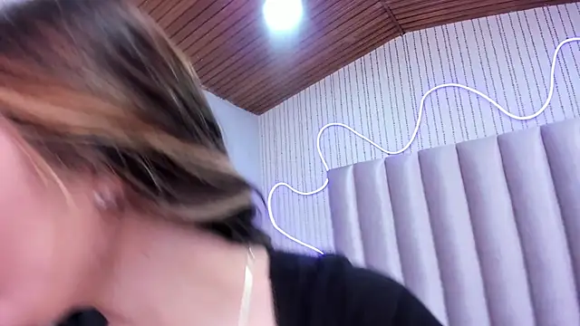 SamanthaPeachss online show from December 3, 2025, 12:14 pm