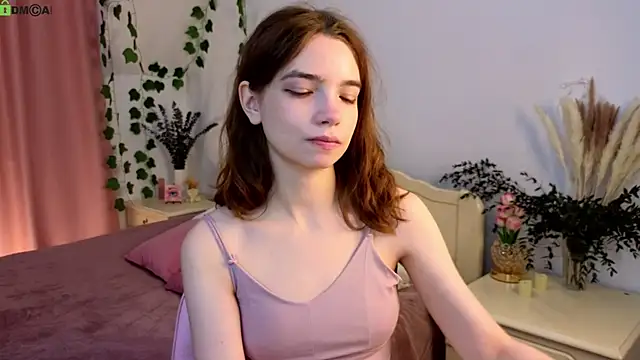 Snapshot of Evi_Brook chatting on December 22, 2025, 1:52 pm Evi Brook online show from December 22, 2025, 1:52 pm