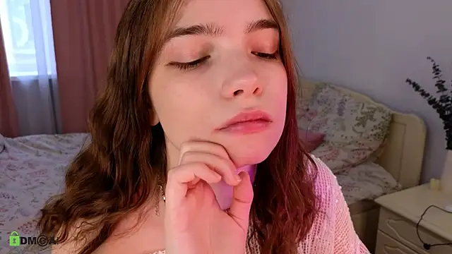 Snapshot of Evi_Brook chatting on April 23, 2026, 1:35 pm Evi Brook online show from April 23, 2026, 1:35 pm