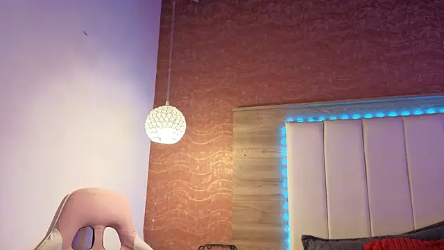 Snapshot of AgnesIvanova chatting on February 7, 2026, 6:44 pm AgnesIvanova online show from February 7, 2026, 6:44 pm