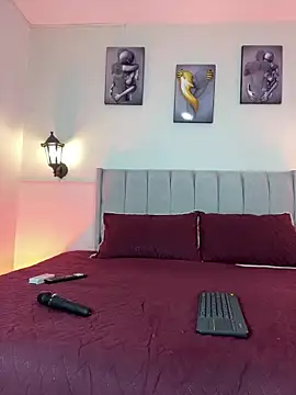 Samara Hadi  online show from February 2, 2026, 9:13 pm