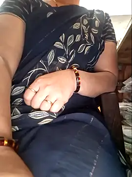 indianhotwife639 online show from December 1, 2025, 7:46 am