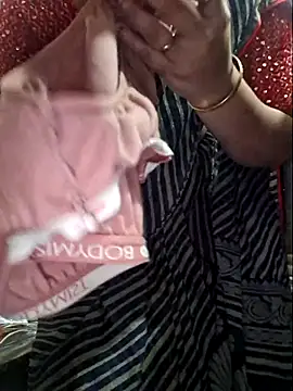 Snapshot of indianhotwife639 chatting on February 9, 2026, 9:02 am indianhotwife639 online show from February 9, 2026, 9:02 am