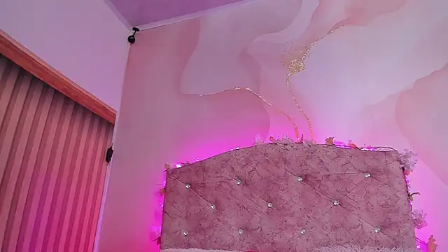 Mila grace  online show from October 16, 2025, 6:31 pm