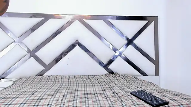 LadyandMaverick online show from November 25, 2025, 4:23 am