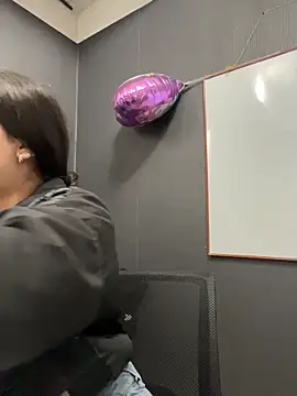 Snapshot of Alyha_Cortes chatting on February 17, 2026, 1:18 pm Alyha Cortes online show from February 17, 2026, 1:18 pm