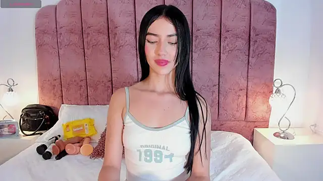 Snapshot of ValeskaZuev1 chatting on September 26, 2025, 7:40 pm ValeskaZuev1 online show from September 26, 2025, 7:40 pm