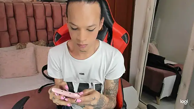 Snapshot of sara_slut21 chatting on January 8, 2025, 6:31 pm sara slut21 online show from January 8, 2025, 6:31 pm