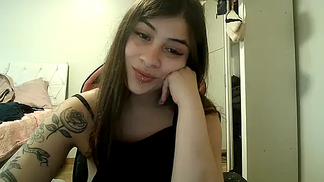 Snapshot of Becca_B chatting on November 28, 2025, 9:17 pm Becca B online show from November 28, 2025, 9:17 pm