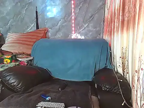 ZARIA-VIXEN online show from October 29, 2025, 10:00 pm