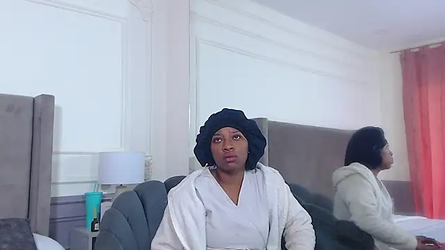 NatashaSilver online show from November 25, 2025, 1:11 pm