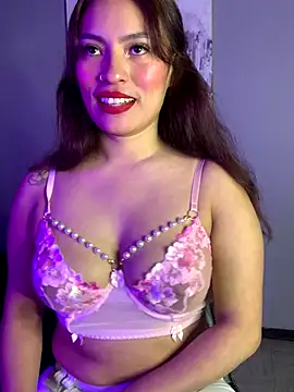 Snapshot of Adarha_Ramirez chatting on October 23, 2025, 4:34 am Adarha Ramirez online show from October 23, 2025, 4:34 am