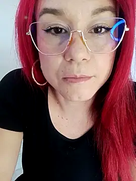 kim7  online show from November 28, 2025, 3:14 pm