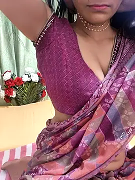 Snapshot of Shalu_G chatting on April 11, 2026, 6:40 am Shalu G online show from April 11, 2026, 6:40 am