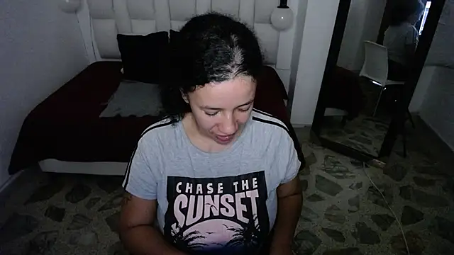 Snapshot of michel_rous_ chatting on November 4, 2025, 5:23 pm michel rous online show from November 4, 2025, 5:23 pm