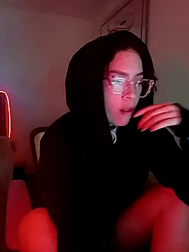 Lilith-Horny online show from October 3, 2025, 10:07 pm