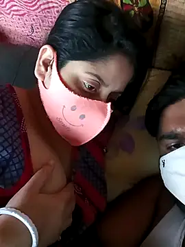 Snapshot of indiancouple659 chatting on February 18, 2026, 9:38 am indiancouple659 online show from February 18, 2026, 9:38 am