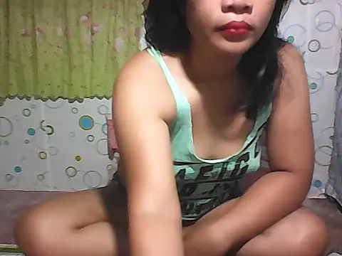 HottyElle online show from June 12, 2026, 8:41 pm