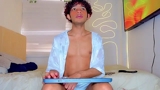 Snapshot of Aaron_Wiinter chatting on September 23, 2025, 8:34 pm Aaron Wiinter online show from September 23, 2025, 8:34 pm