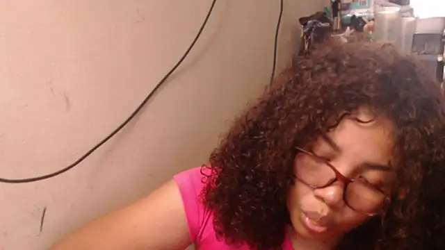 Snapshot of madelene chatting on March 14, 2026, 11:43 pm madelene online show from March 14, 2026, 11:43 pm