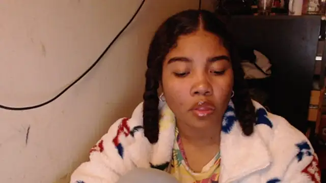 Snapshot of madelene chatting on March 22, 2026, 2:15 am madelene online show from March 22, 2026, 2:15 am