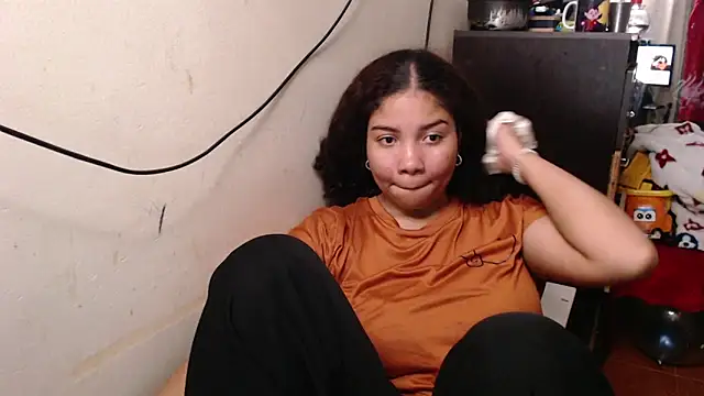 Snapshot of madelene chatting on March 25, 2026, 1:00 am madelene online show from March 25, 2026, 1:00 am