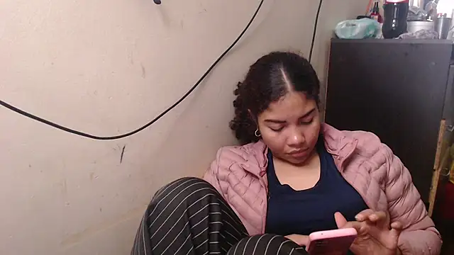 Snapshot of madelene chatting on April 3, 2026, 12:08 am madelene online show from April 3, 2026, 12:08 am