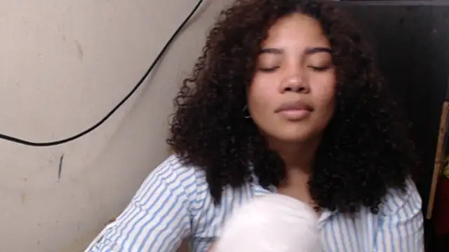 Snapshot of madelene chatting on April 6, 2026, 12:08 am madelene online show from April 6, 2026, 12:08 am