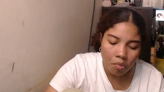 Snapshot of madelene chatting on April 9, 2026, 1:38 am madelene online show from April 9, 2026, 1:38 am