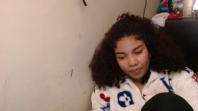 Snapshot of madelene chatting on April 12, 2026, 3:11 am madelene online show from April 12, 2026, 3:11 am