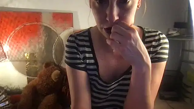 Snapshot of Bembi_Trouble chatting on November 16, 2025, 8:20 am Bembi Trouble online show from November 16, 2025, 8:20 am