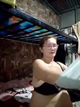 Snapshot of SexyHottMom chatting on May 15, 2026, 2:13 pm SexyHottMom online show from May 15, 2026, 2:13 pm