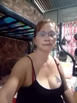 Snapshot of SexyHottMom chatting on May 24, 2026, 11:54 pm SexyHottMom online show from May 24, 2026, 11:54 pm