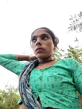 Snapshot of Sonam_mehta chatting on November 3, 2025, 11:33 am Sonam mehta online show from November 3, 2025, 11:33 am