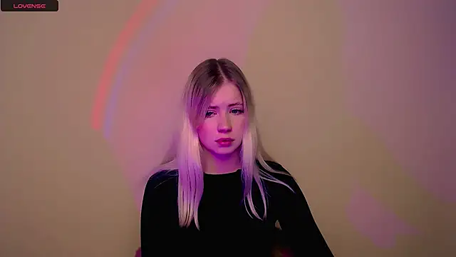 Snapshot of AliceHotty_ chatting on October 1, 2025, 11:16 am AliceHotty online show from October 1, 2025, 11:16 am