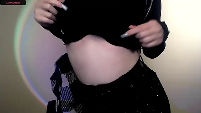 Snapshot of AliceHotty_ chatting on October 25, 2025, 10:12 am AliceHotty online show from October 25, 2025, 10:12 am