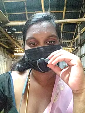 Snapshot of Tamildivya18 chatting on October 10, 2025, 5:17 am Tamildivya18 online show from October 10, 2025, 5:17 am