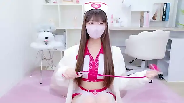 Reina Fcup online show from November 29, 2025, 10:18 am