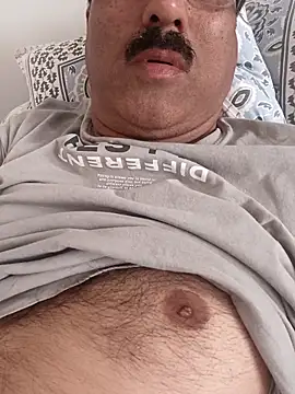 moonflower25 online show from April 1, 2026, 12:06 pm