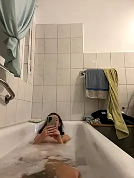 Emilia Mausi online show from November 4, 2025, 8:08 pm