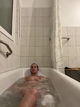 Emilia Mausi online show from April 9, 2026, 7:08 pm