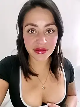 Snapshot of MiaWelkin chatting on October 9, 2025, 7:45 pm MiaWelkin online show from October 9, 2025, 7:45 pm