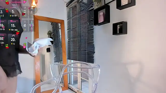 Aleexiiaa online show from April 8, 2026, 12:16 pm