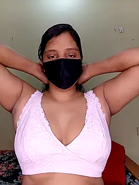 Rose-luckey online show from October 27, 2025, 1:37 pm