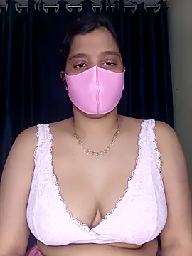 Rose-luckey online show from February 14, 2026, 2:03 pm