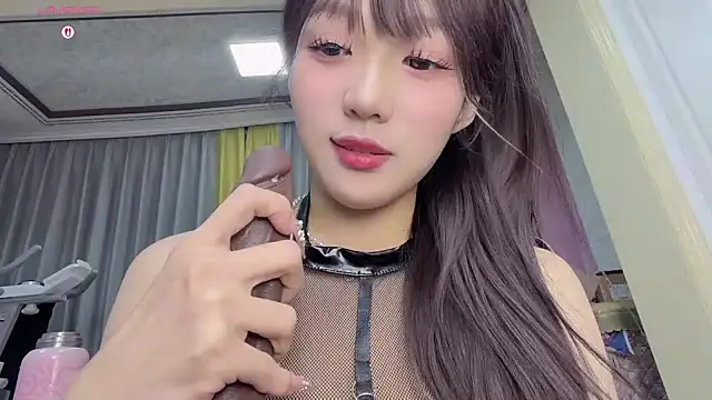 Yaya--728 online show from February 9, 2026, 12:09 pm