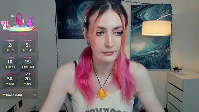 Snapshot of EasterBlink chatting on October 25, 2025, 11:51 am EasterBlink online show from October 25, 2025, 11:51 am