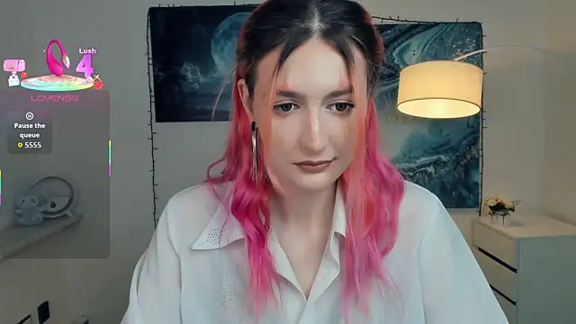 Snapshot of EasterBlink chatting on October 31, 2025, 11:00 am EasterBlink online show from October 31, 2025, 11:00 am