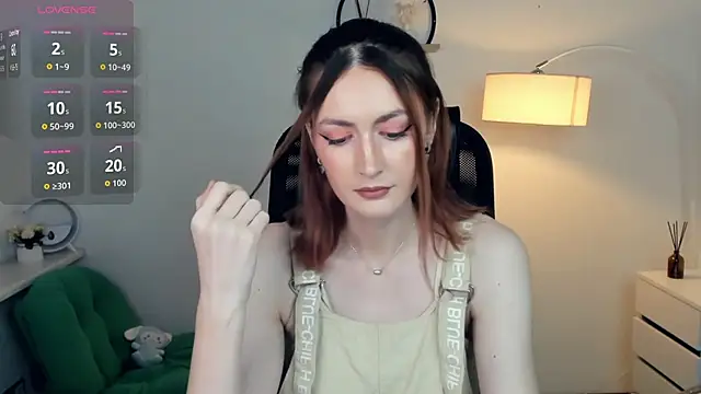 Snapshot of EasterBlink chatting on November 28, 2025, 9:34 am EasterBlink online show from November 28, 2025, 9:34 am