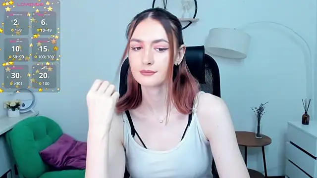 Snapshot of EasterBlink chatting on December 5, 2025, 11:30 am EasterBlink online show from December 5, 2025, 11:30 am